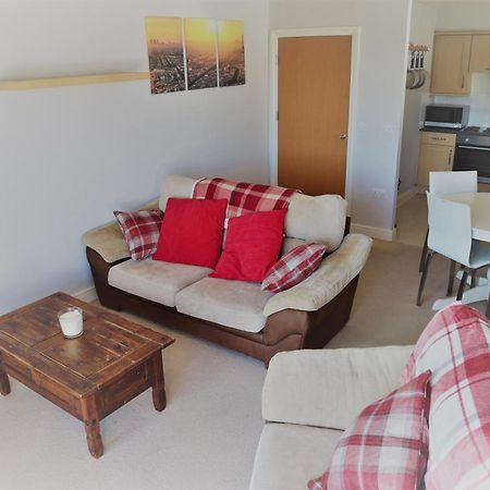 Ferienwohnung 2Br Apt In Crawley W Parking - Near Gatwick Exterior foto